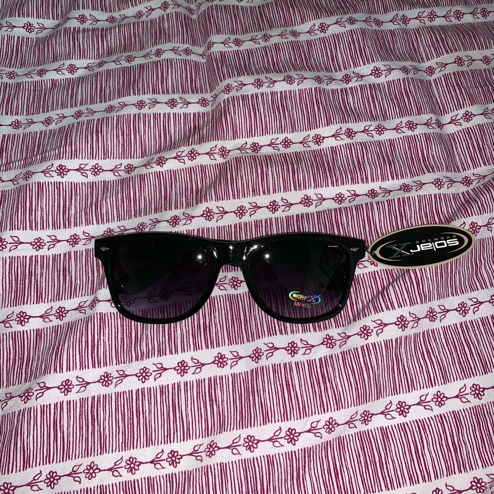 black sunglasses